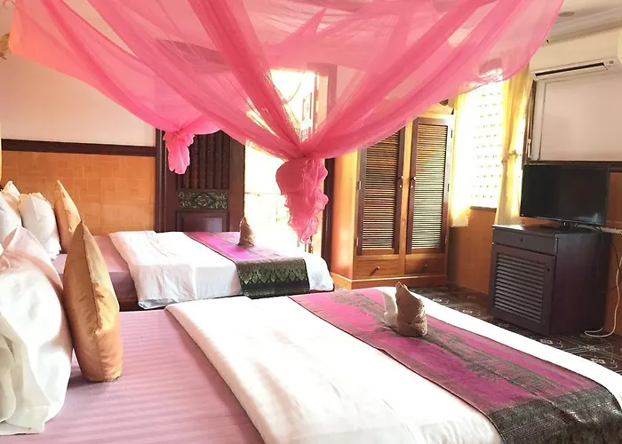 Bed & Breakfast River Village Manor