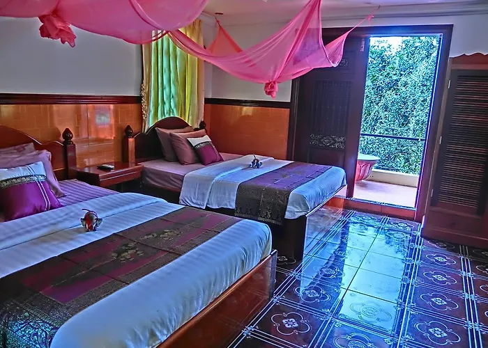 Bed & Breakfast River Village Manor
