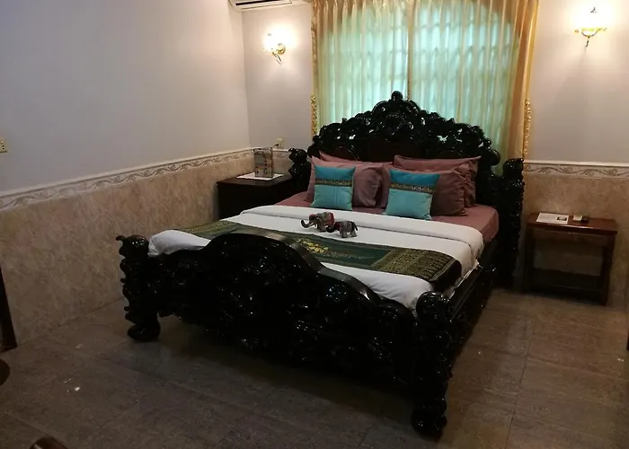 River Village Manor Bed & Breakfast