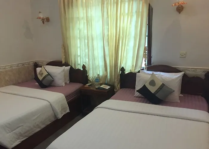 Bed & Breakfast River Village Manor 3*