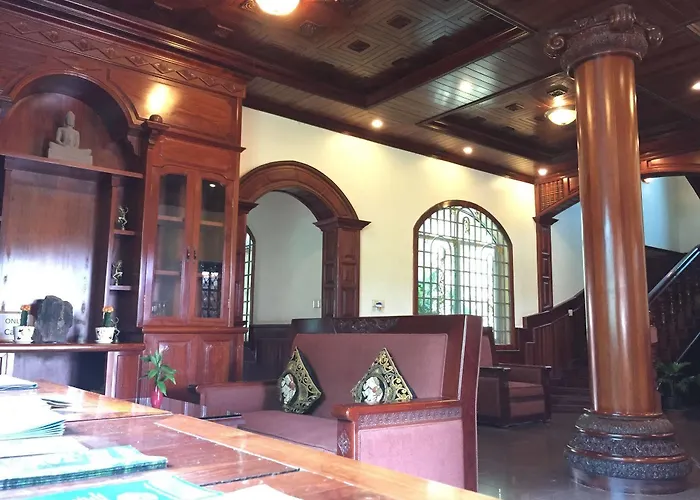 River Village Manor 3*