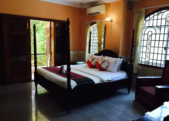 Bed & Breakfast River Village Manor